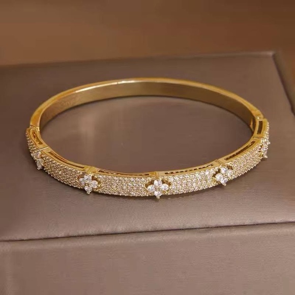 Gold Cubic Zirconia Clover Flower Bangle Bracelet - Picture 3 of 4